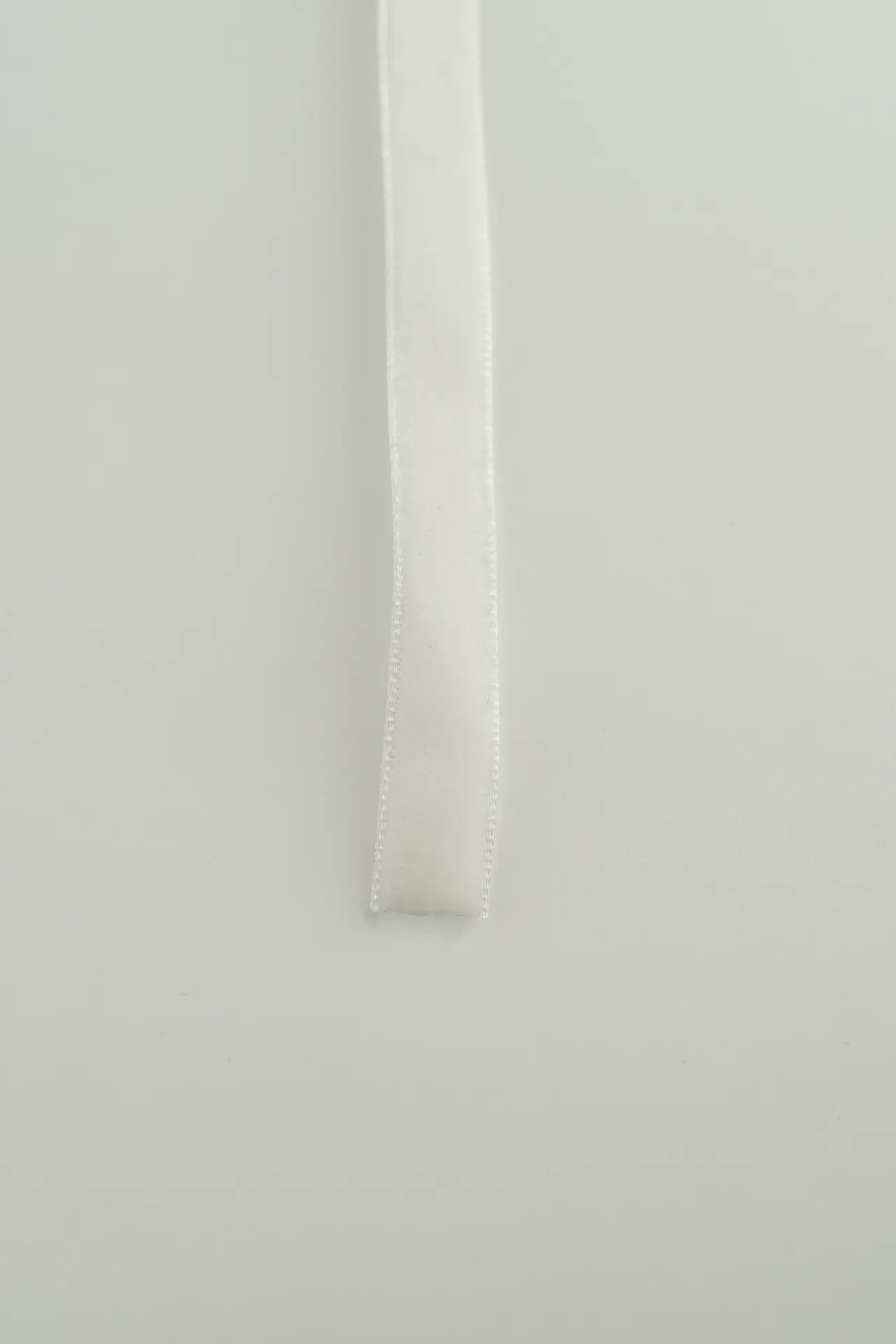 Cinta terciopelo blanco - Image 2