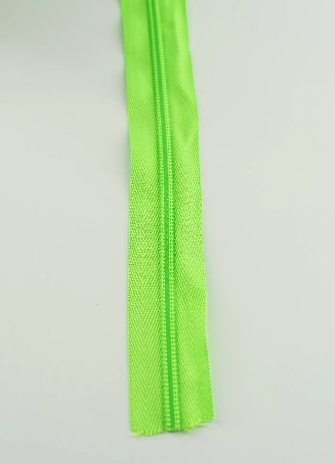 Cremallera continua verde fluor - Image 3