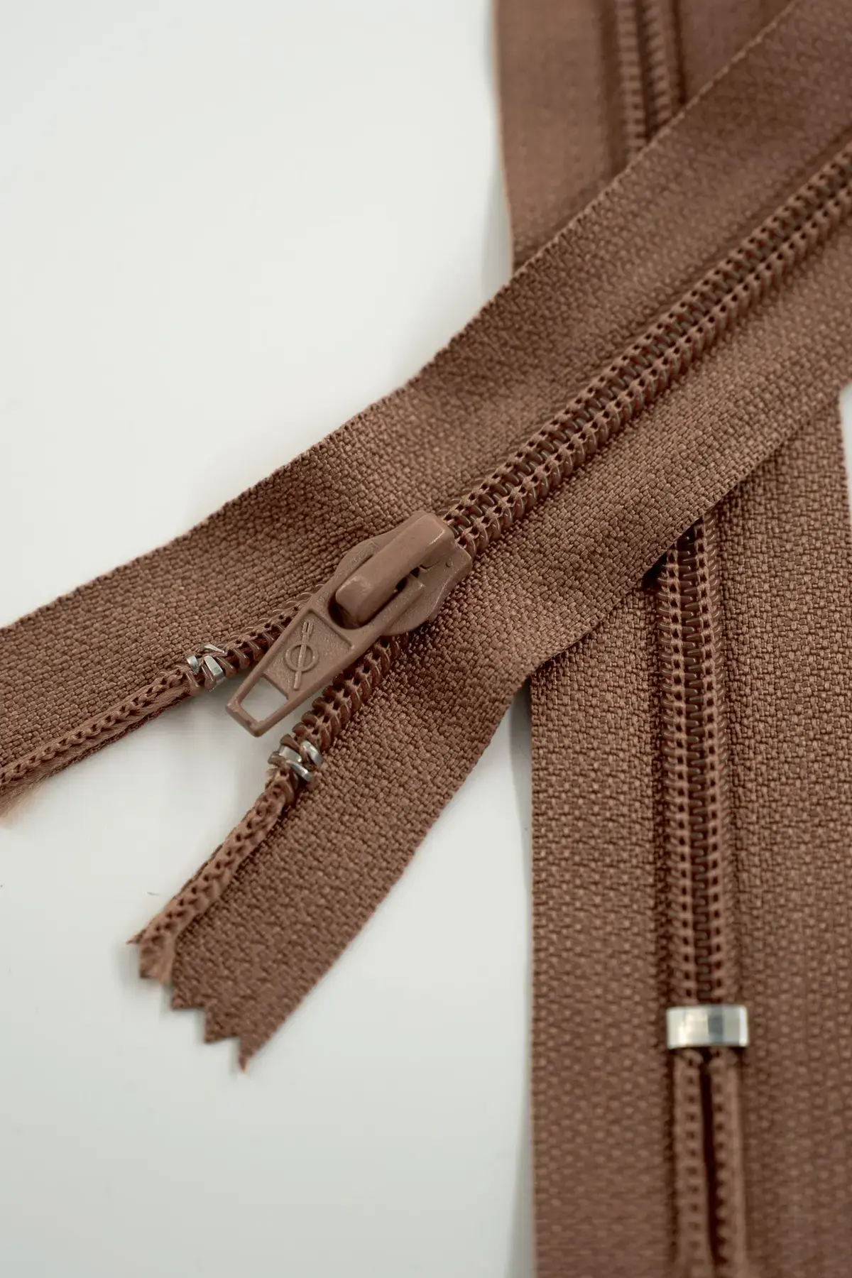 Cremallera nylon n5 60 cm camel c/0694 s/036614 - Image 4
