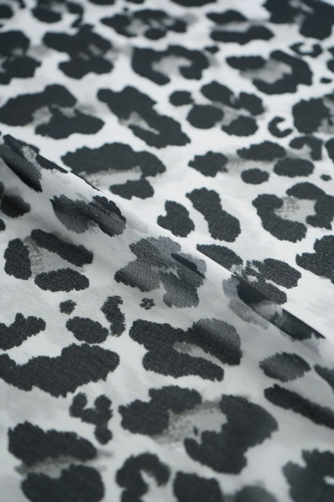 Gasa leopardo gris - Image 2