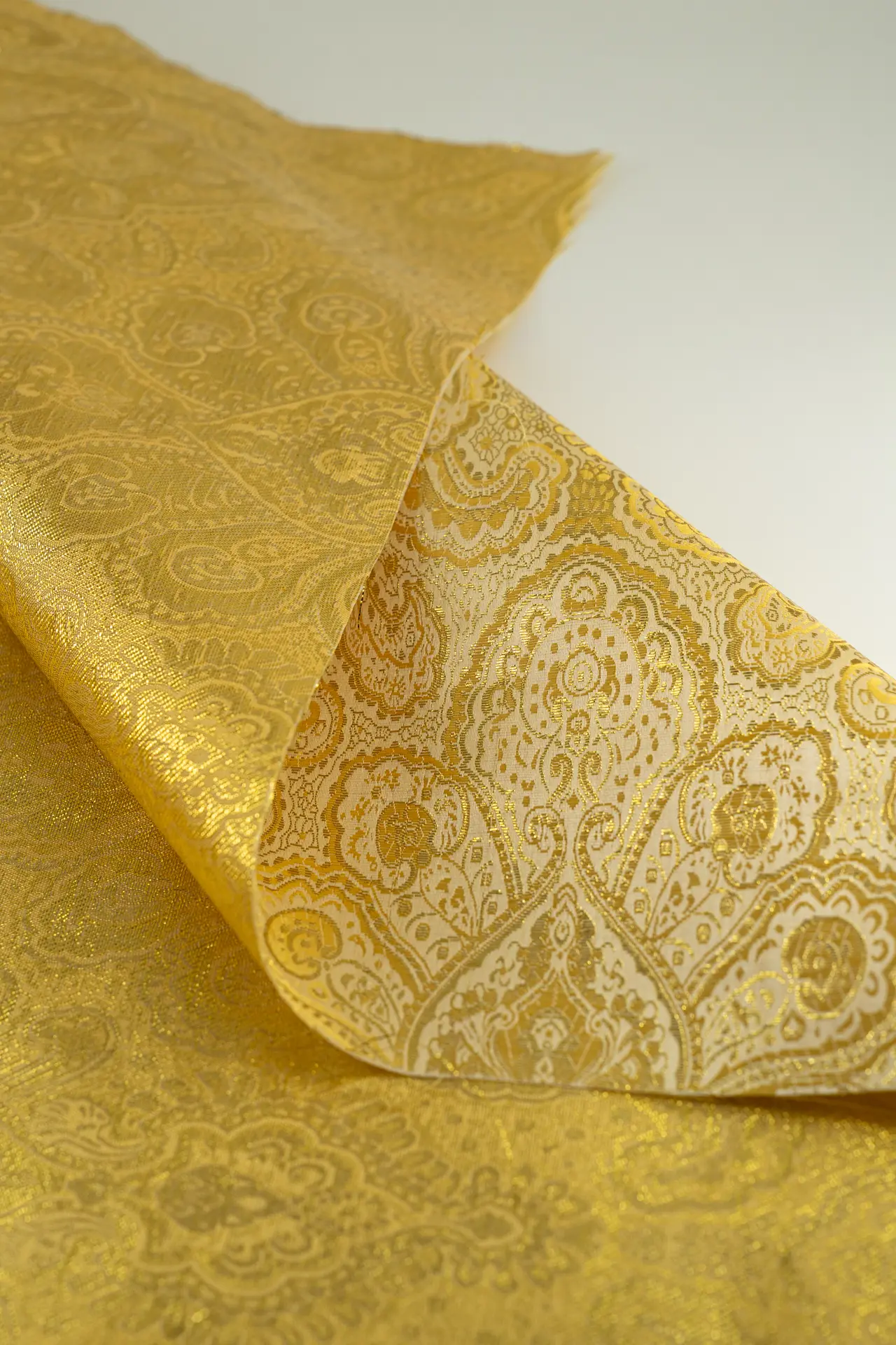 Jacquard rich gold - Image 3