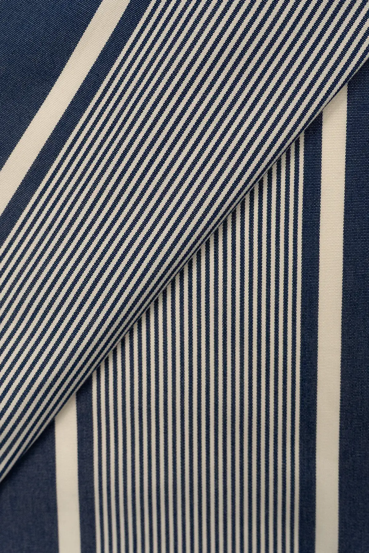 Lona acrílica rayas negro y gris 160 cm - Image 3