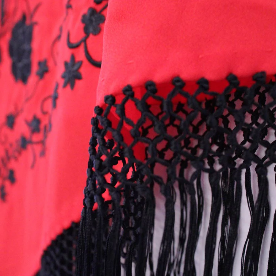 Mantoncillo ella rojo negro - Image 3