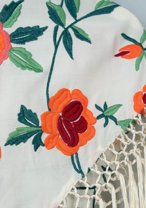 Mantoncillo Flor crema - Señora - Image 3