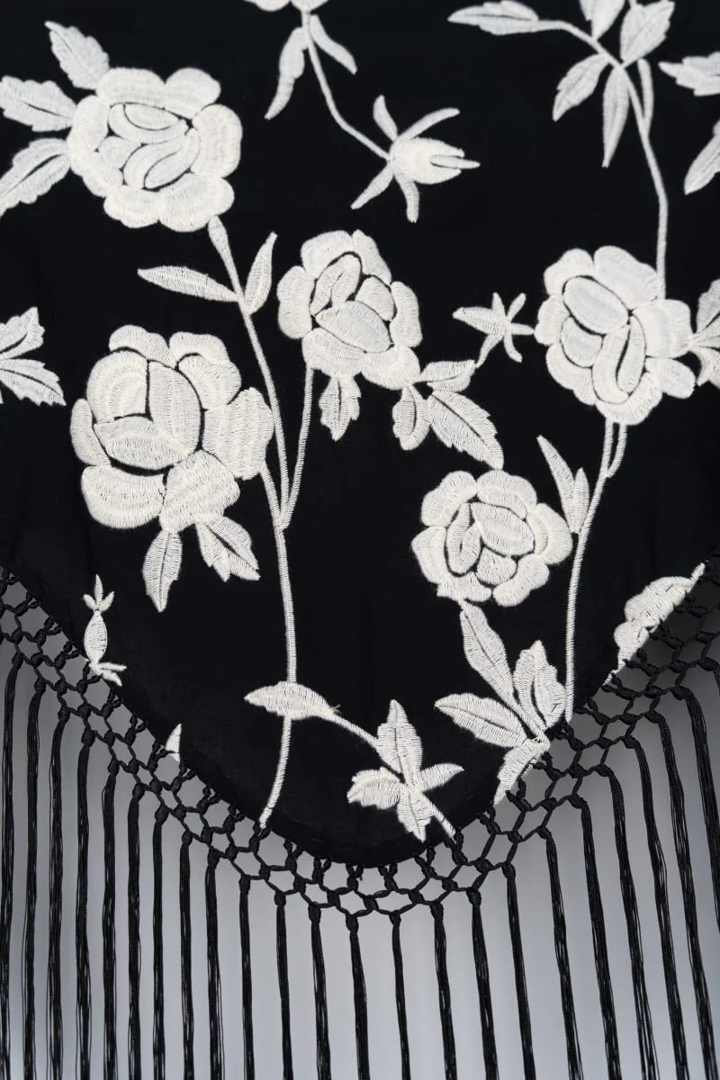 Mantoncillo Flor Negro - Señora - Image 2