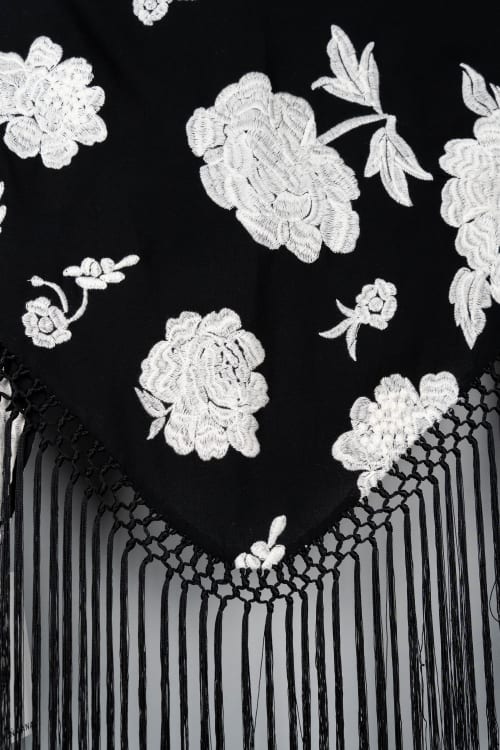 Mantoncillo Flora Negro - Señora - Image 2