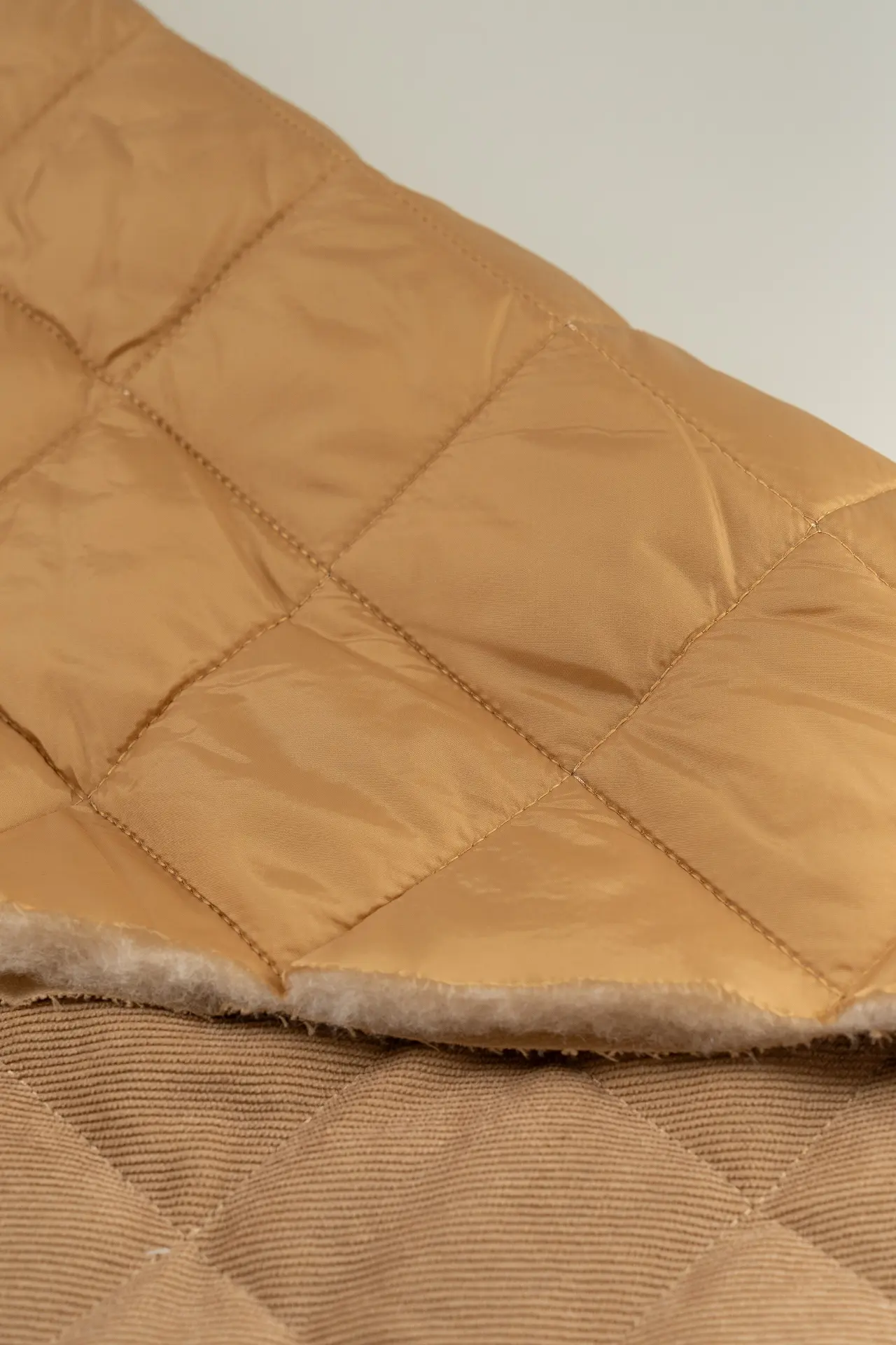 Padding acolchado camel - Image 3