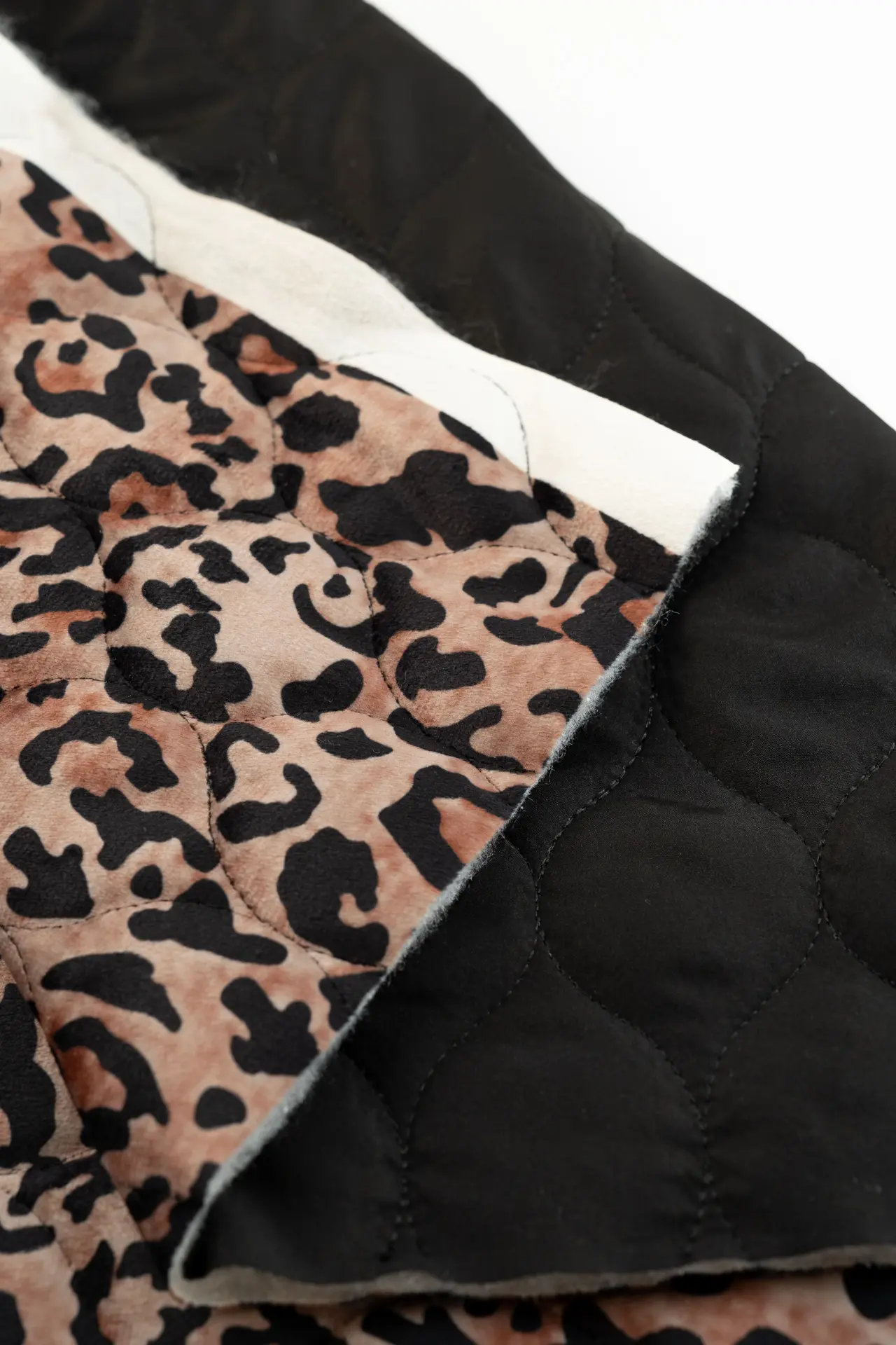 Padding acolchado leopardo - Image 3