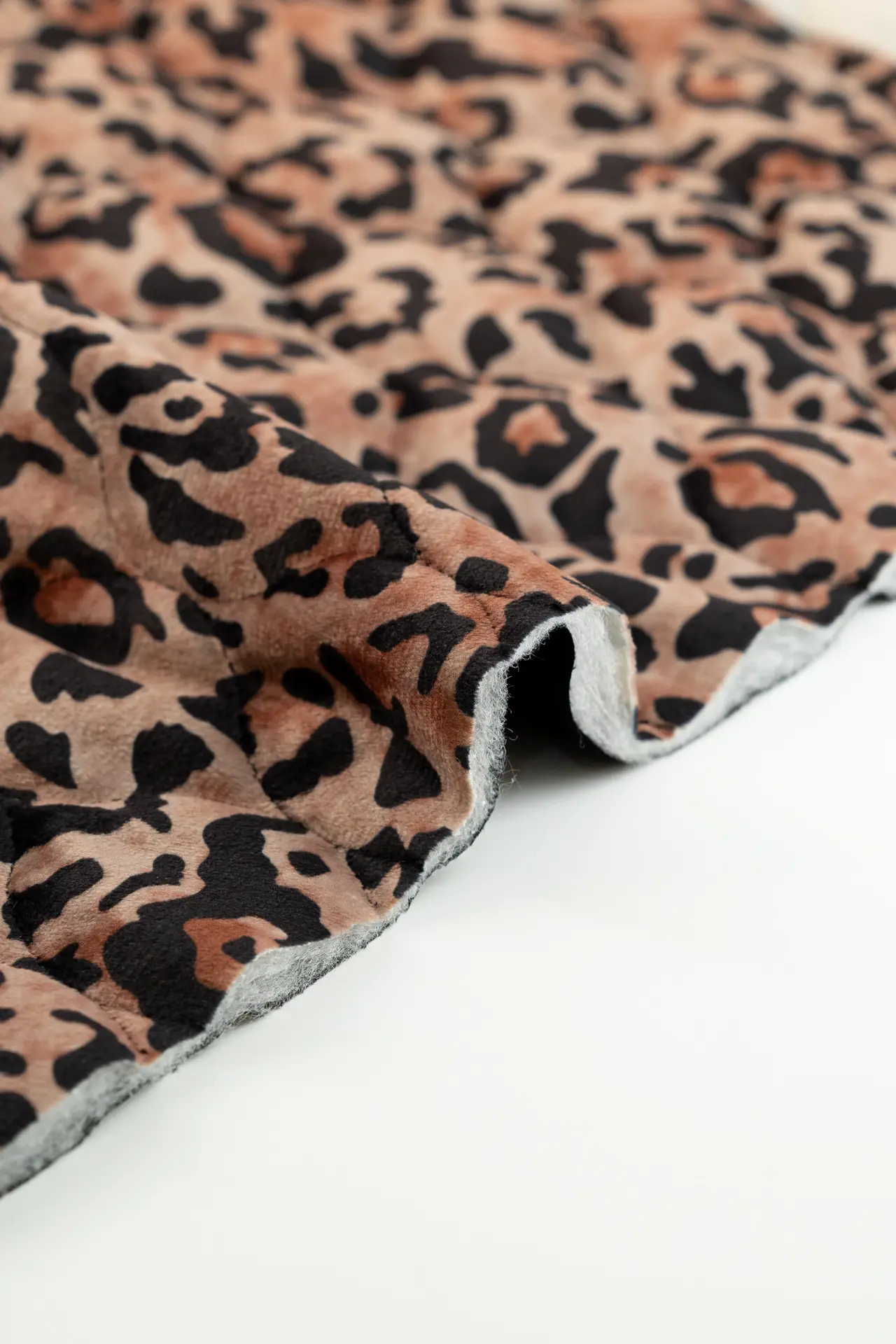 Padding acolchado leopardo - Image 4