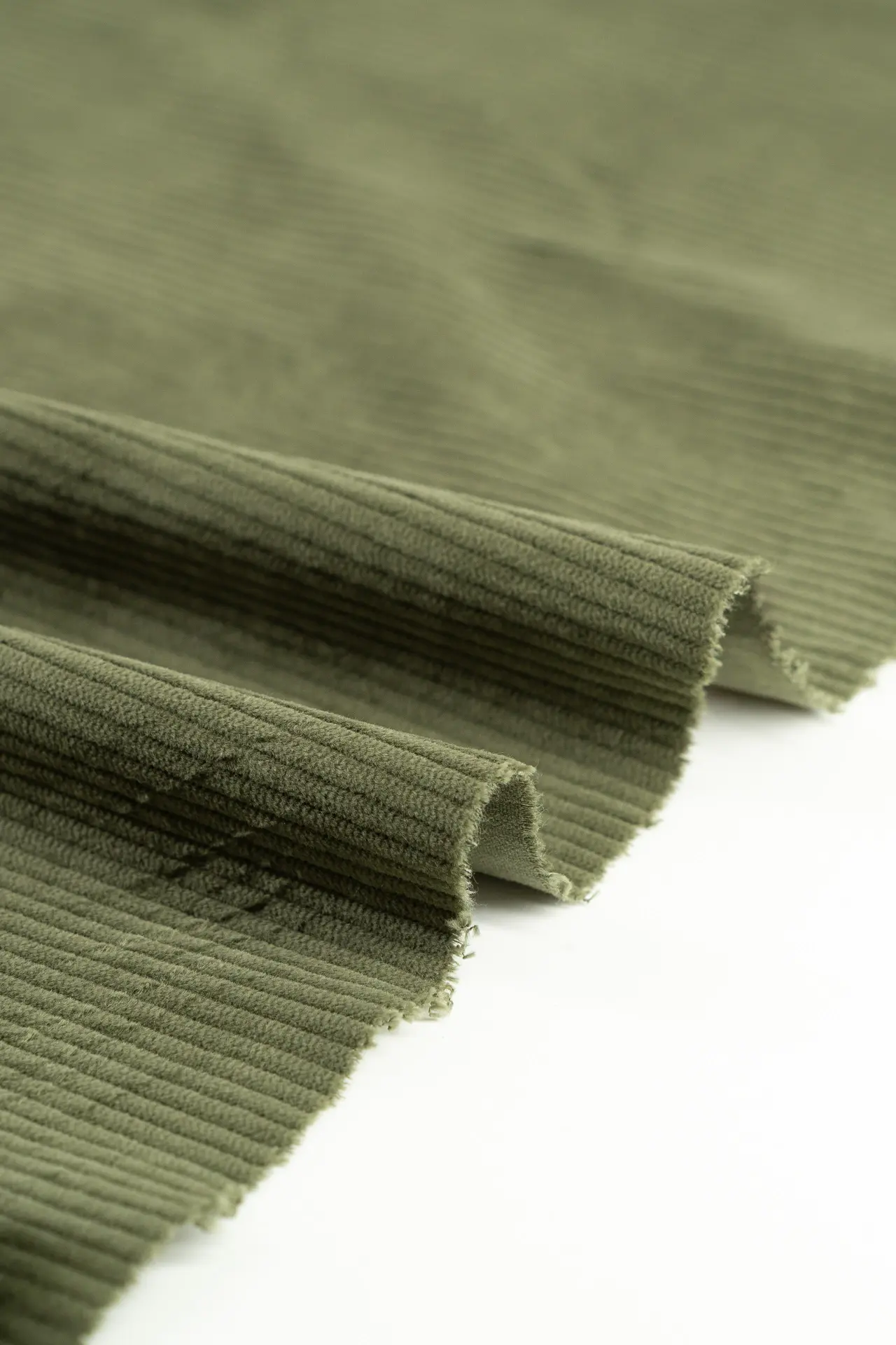 Pana olivine - Image 3