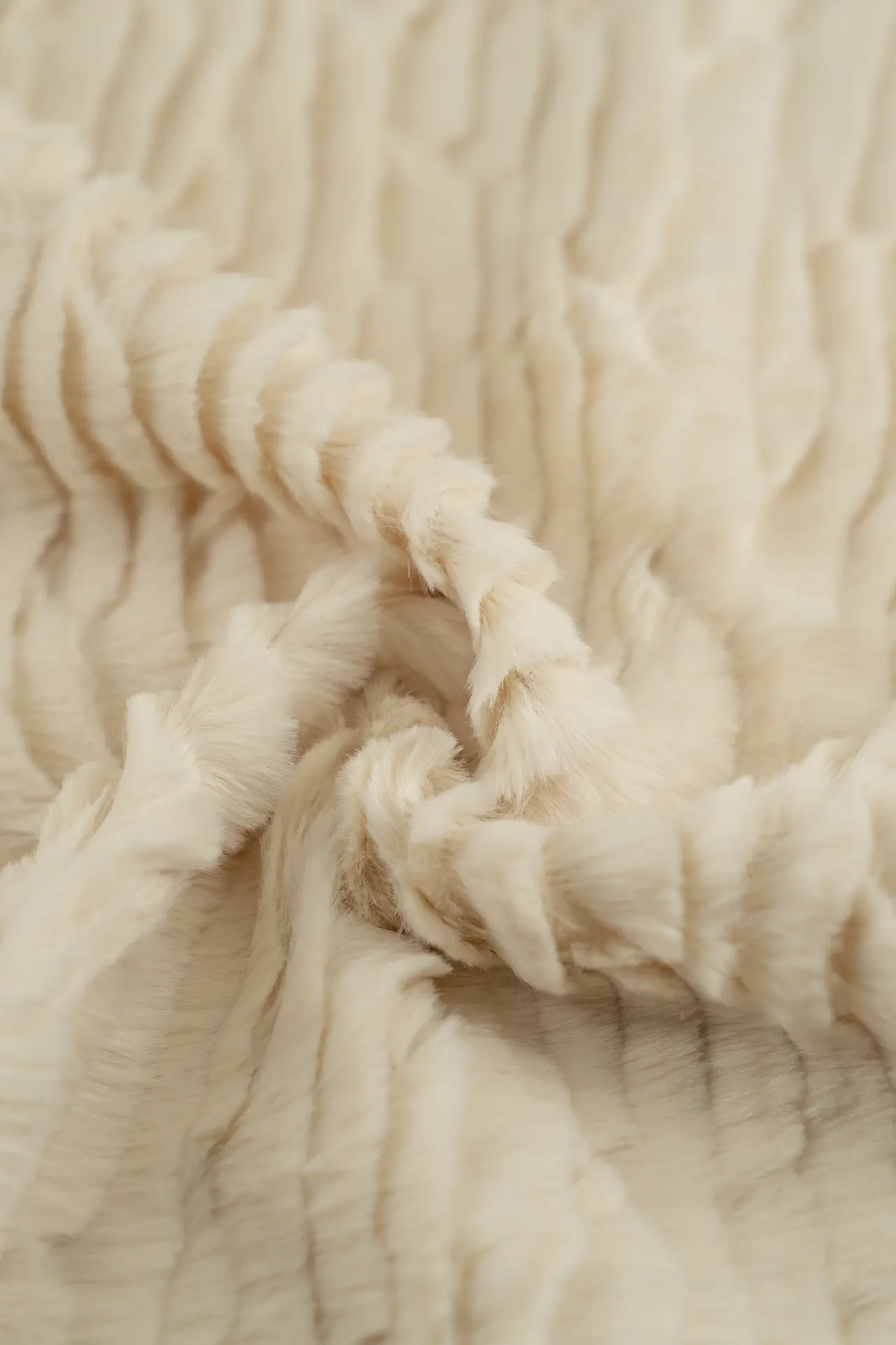 Pelo fantasia beige - Image 3