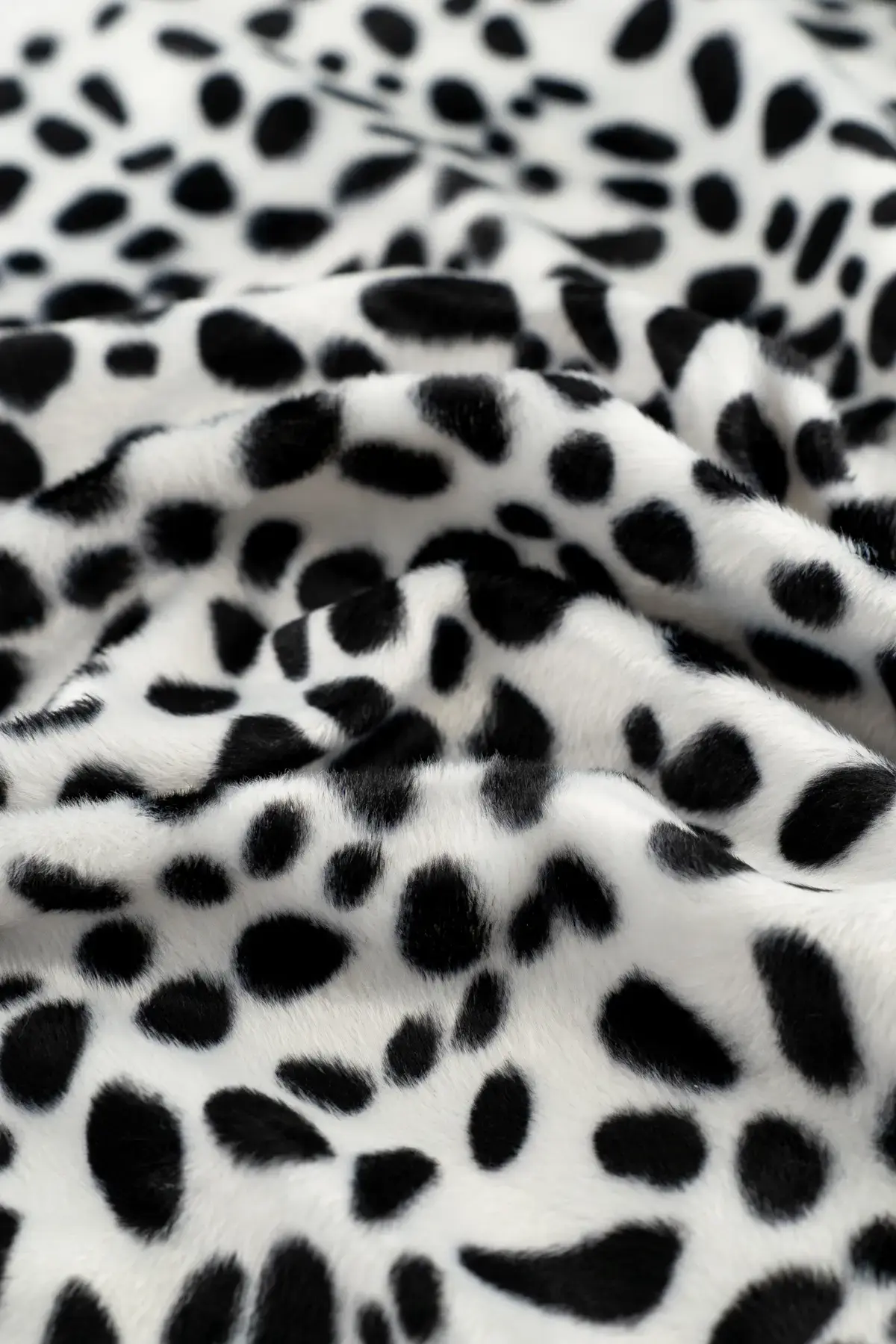 Pelo furry bright white - Image 4