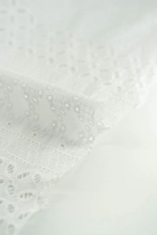 Perforado Algodón Blanco Adelfa - Image 4