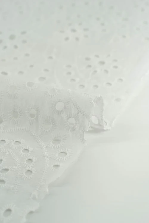 Perforado Algodón Blanco Nardo - Image 4