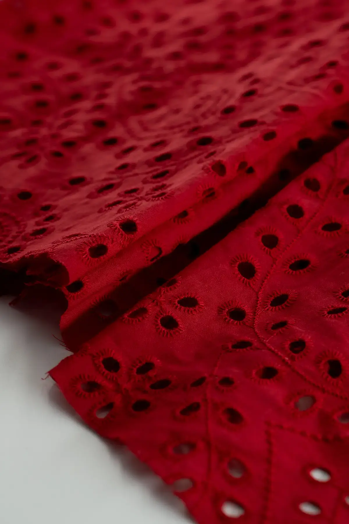 Perforado mars red - Image 3