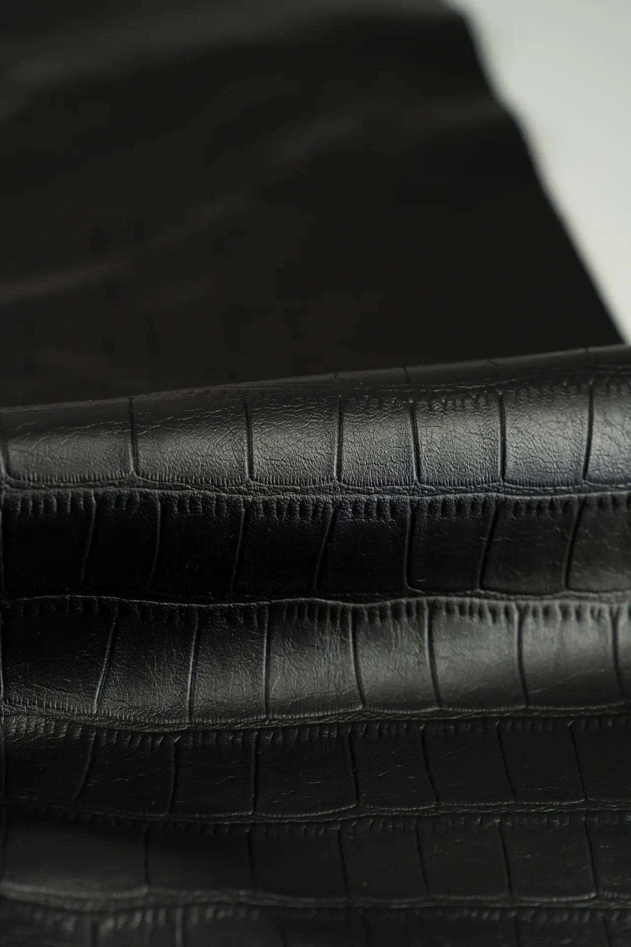 Piel sintetica negra caviar - Image 2