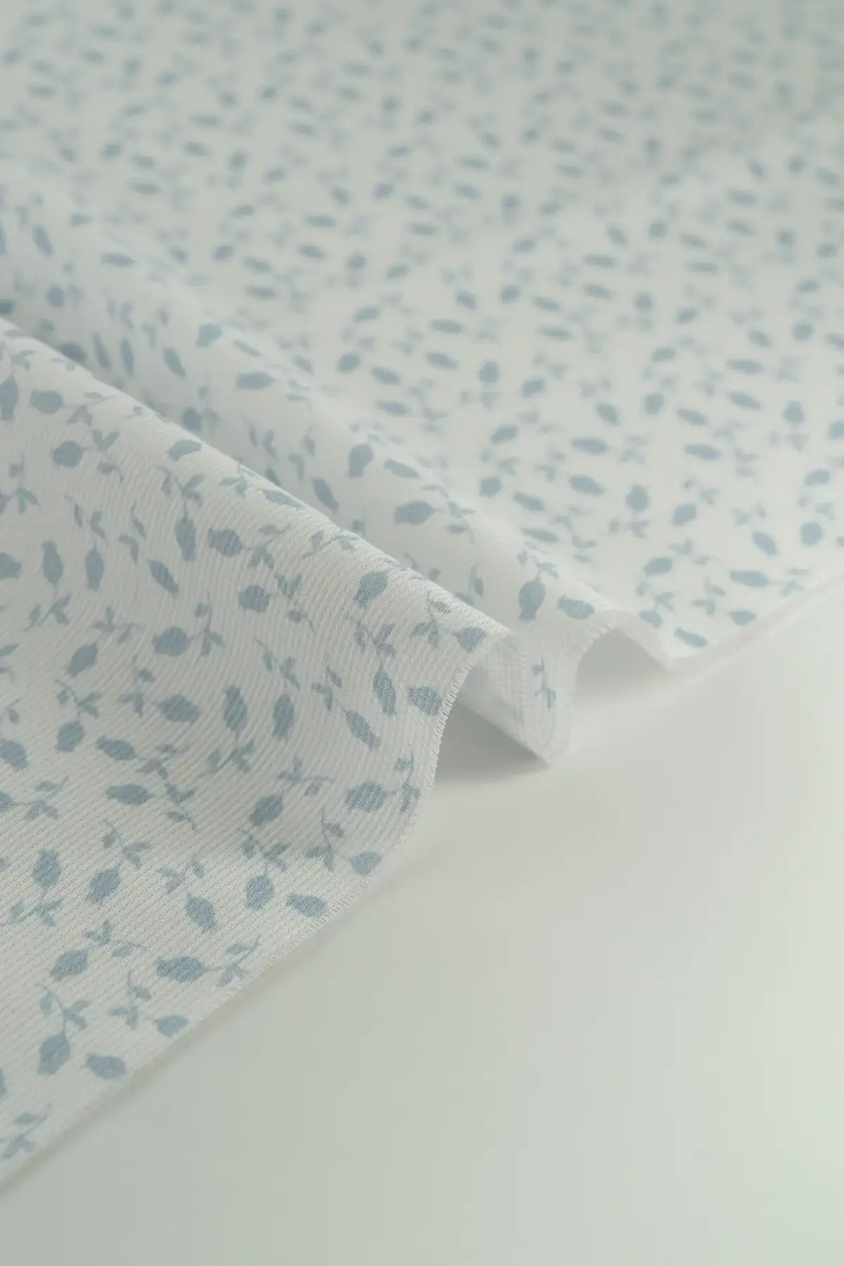 Piqué baby blue flor - Image 3