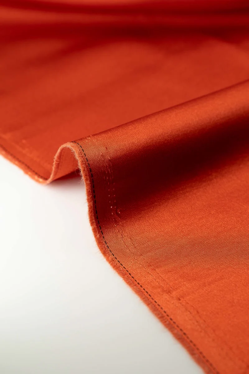 Raso mikado liso rojo chili - Image 3