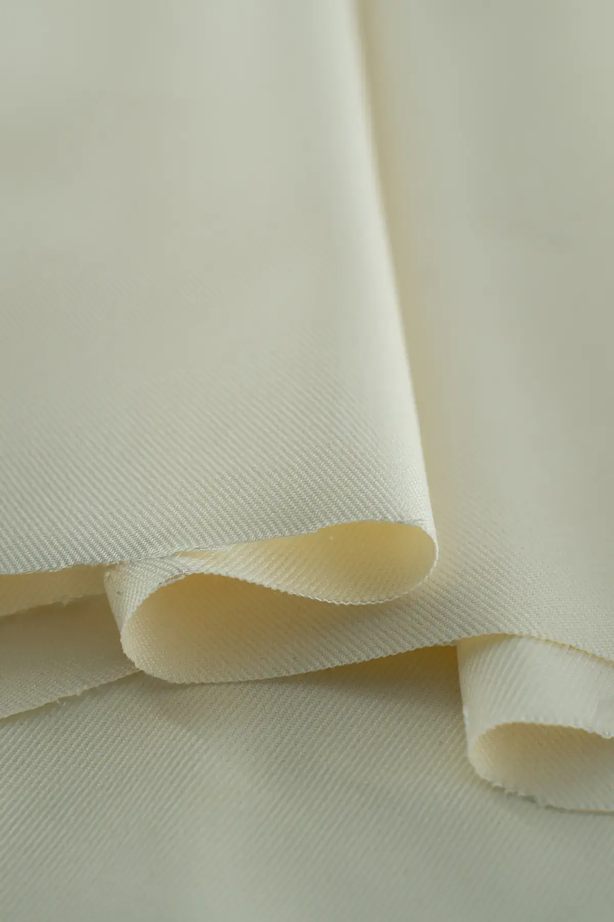 Sarga winter white - Image 3