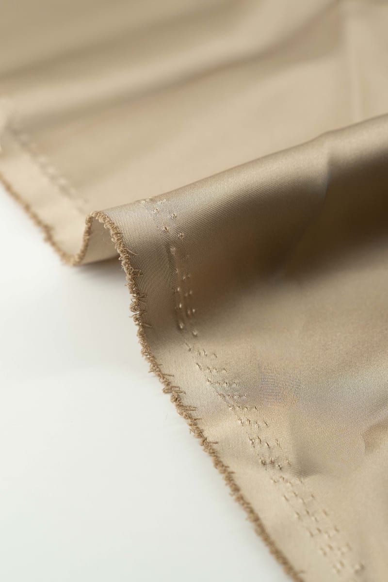Satén blusero liso beige arena - Image 3