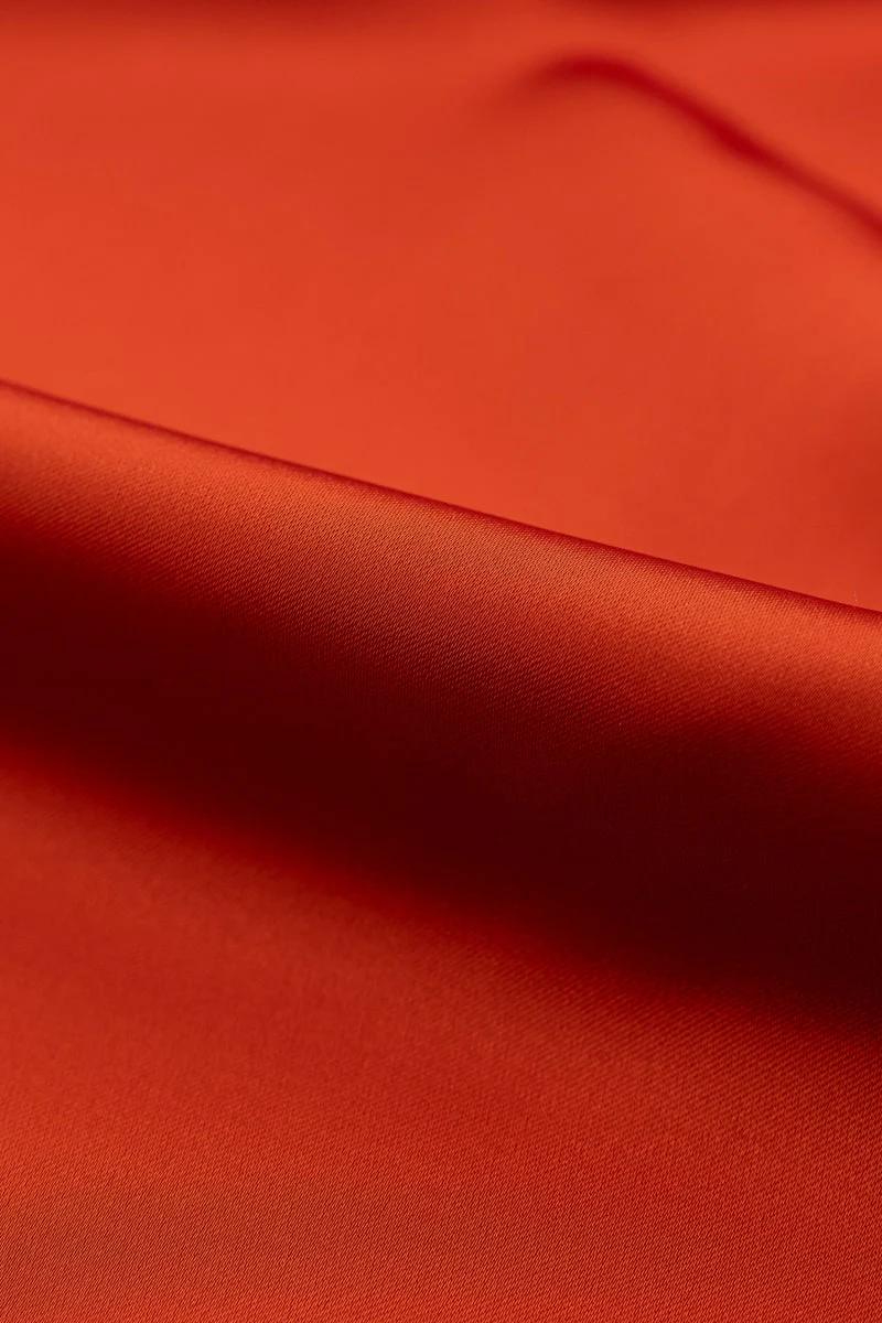 Satén blusero liso rojo chili - Image 2