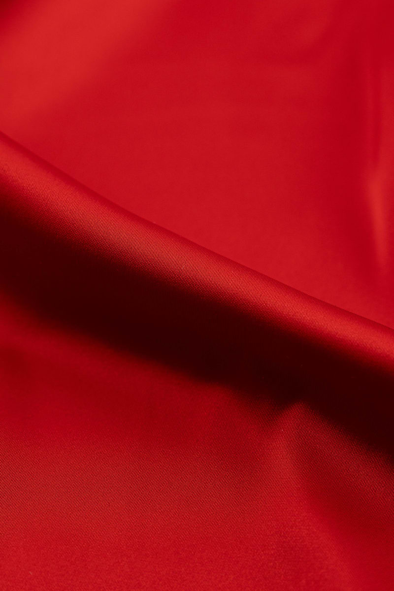 Satén blusero liso rojo intenso - Image 2