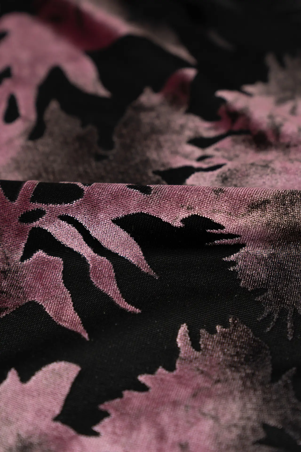 Terciopelo estampado flores - Image 3
