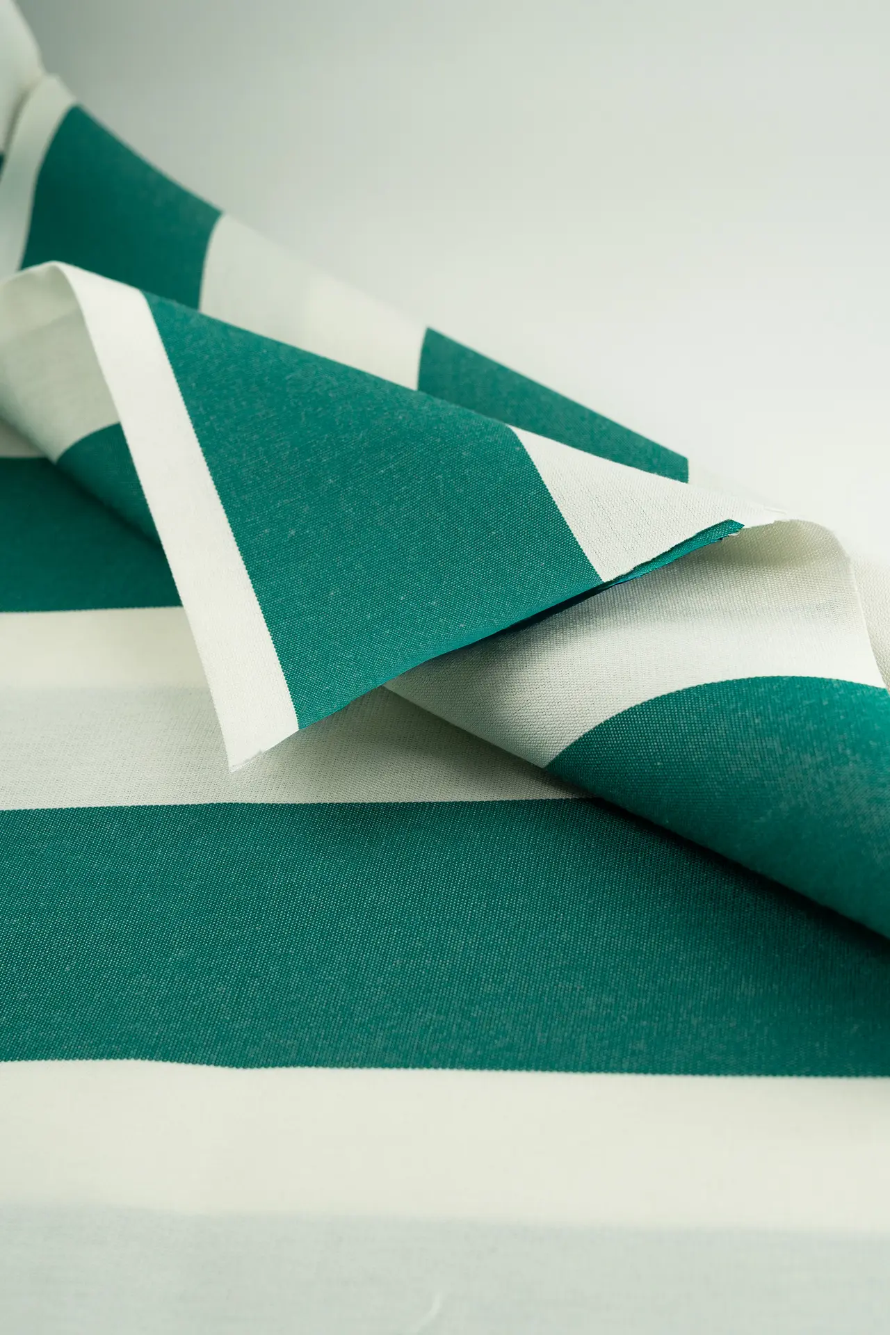 Lona acrílica impermeable rayas verdes 320 cm - Image 4