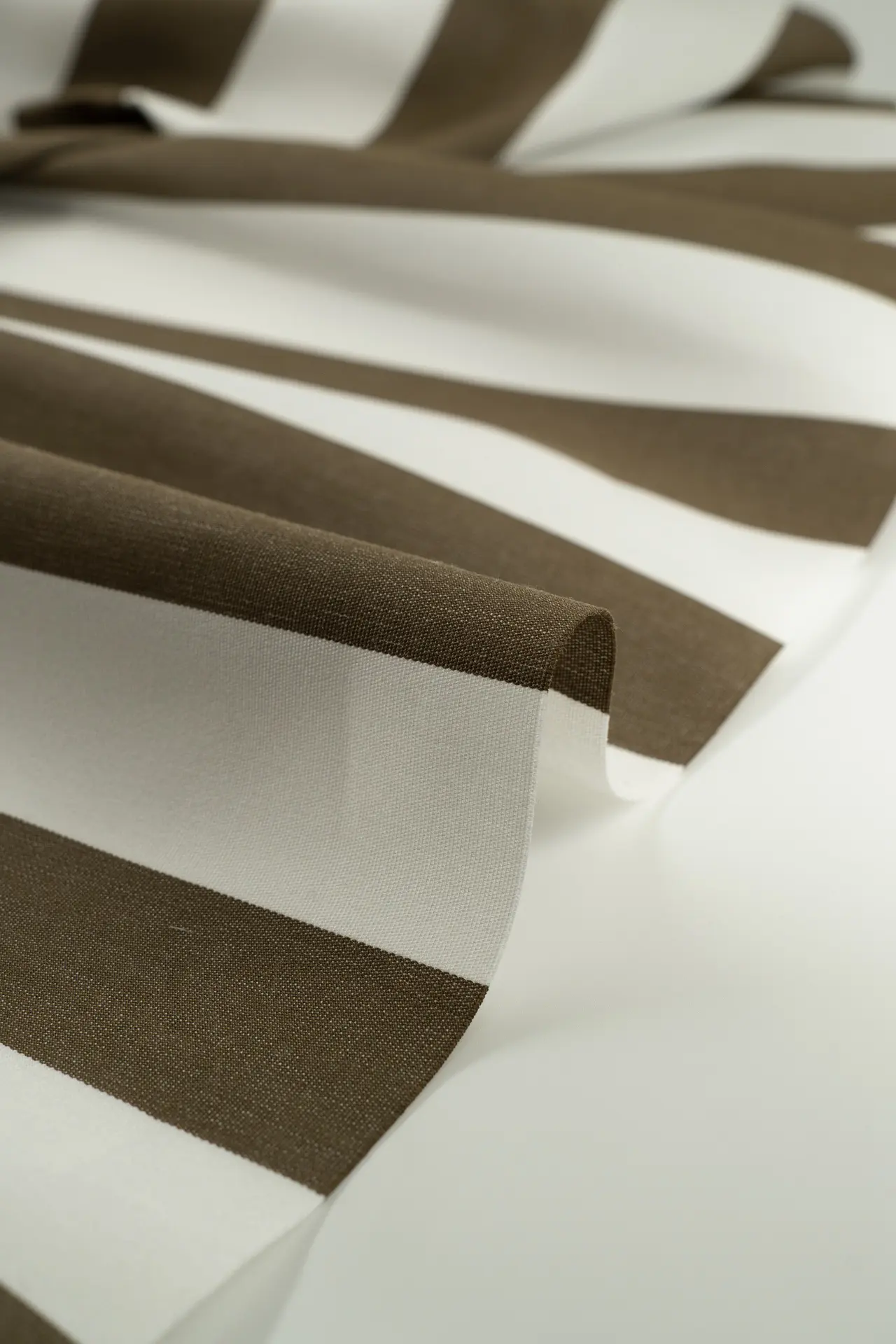 Lona acrílica rayas beige y blanco 320 cm - Image 3
