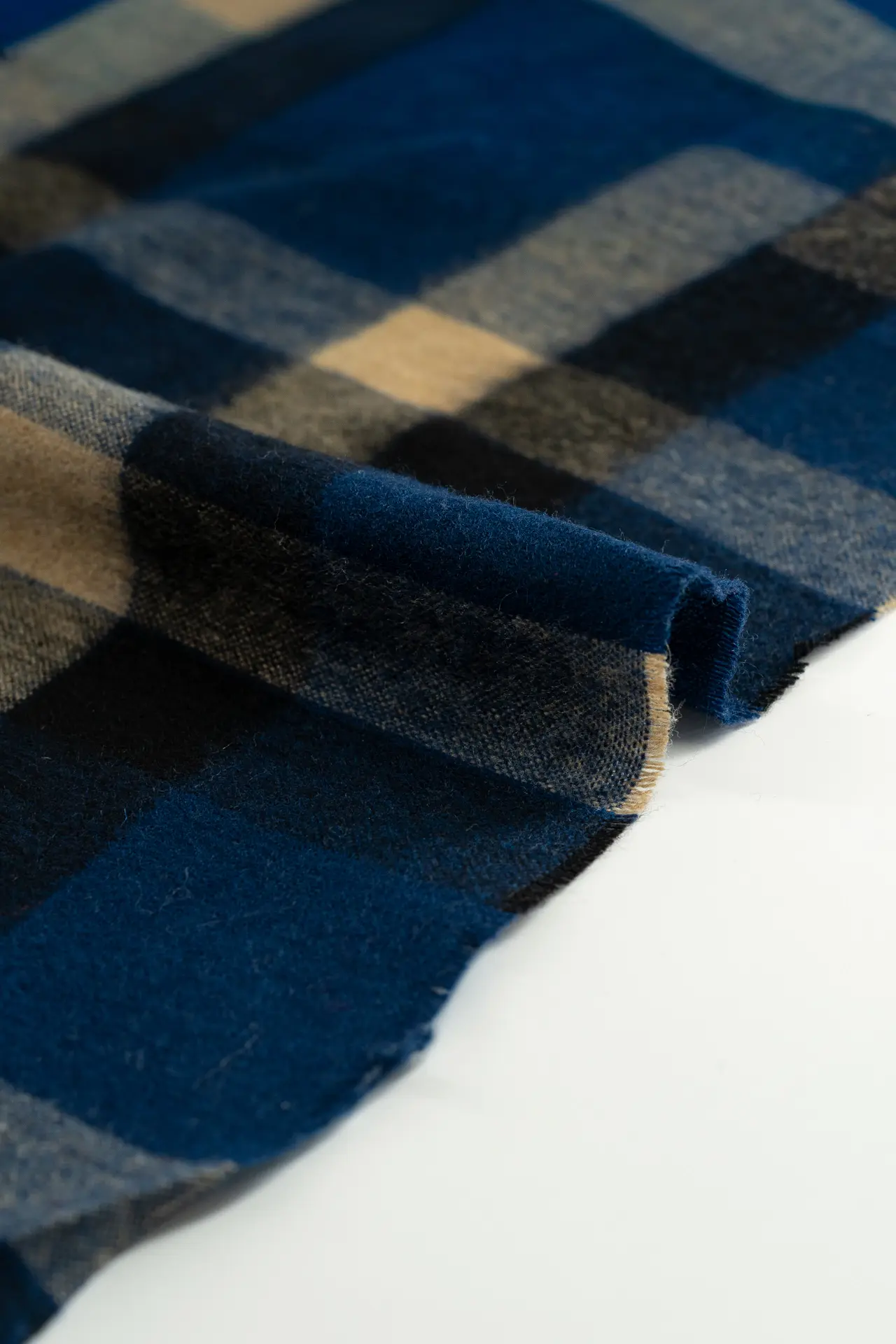 Tweed cuadros black iris - Image 3