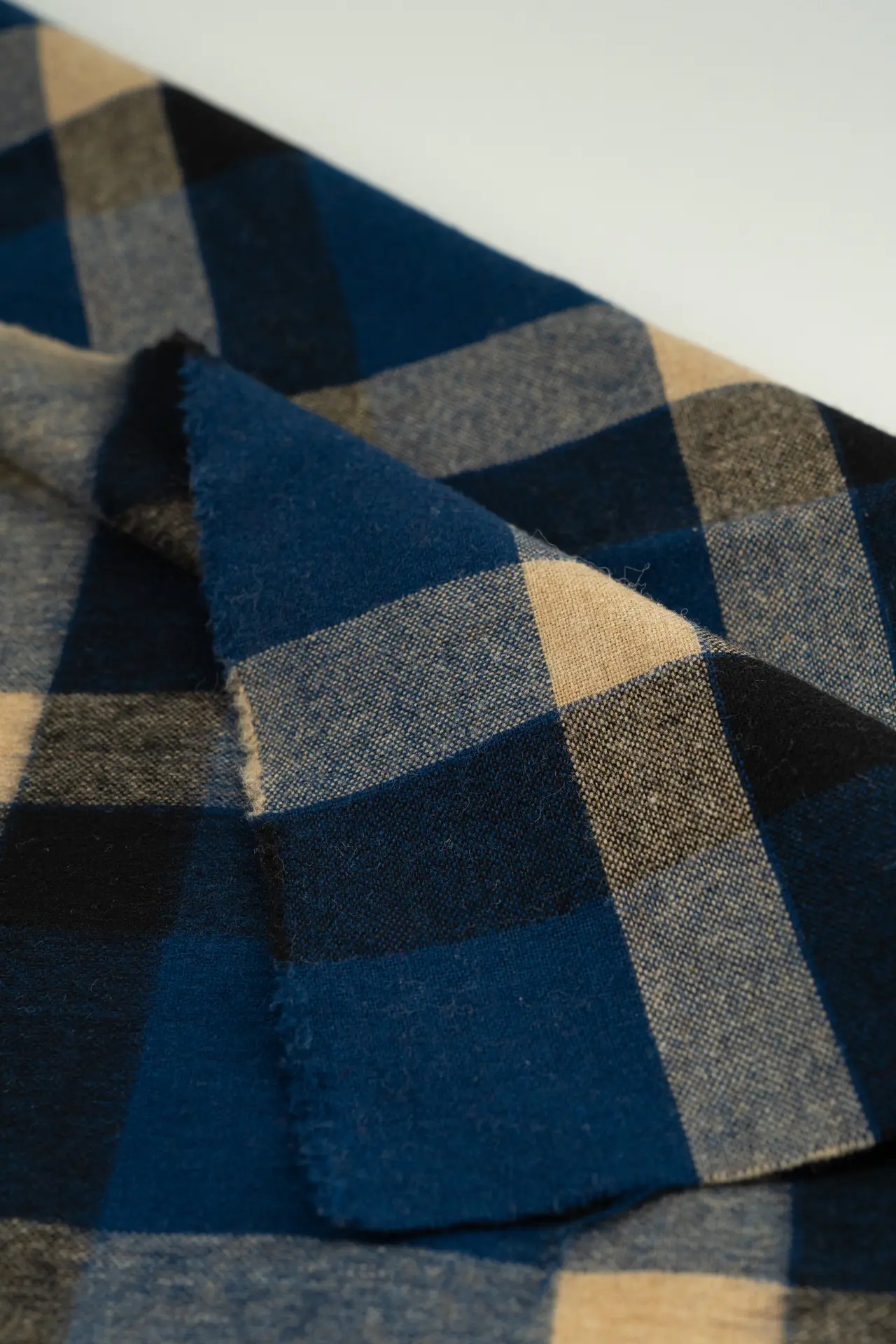 Tweed cuadros black iris - Image 4