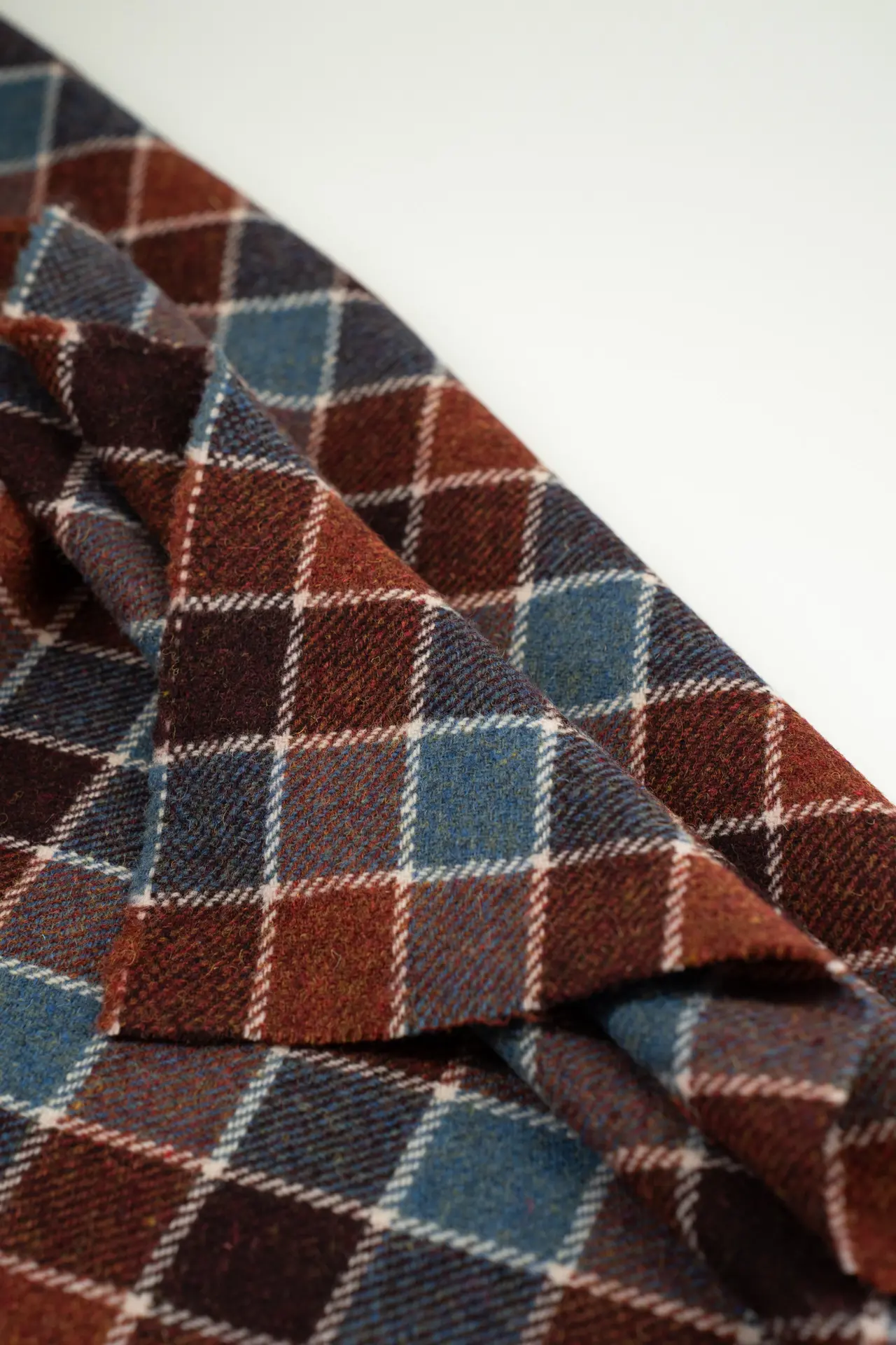 Tweed cuadros purple passion - Image 4