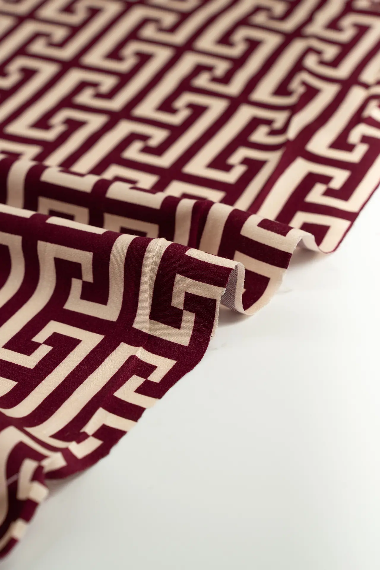 Viscosa beet red estampada - Image 3