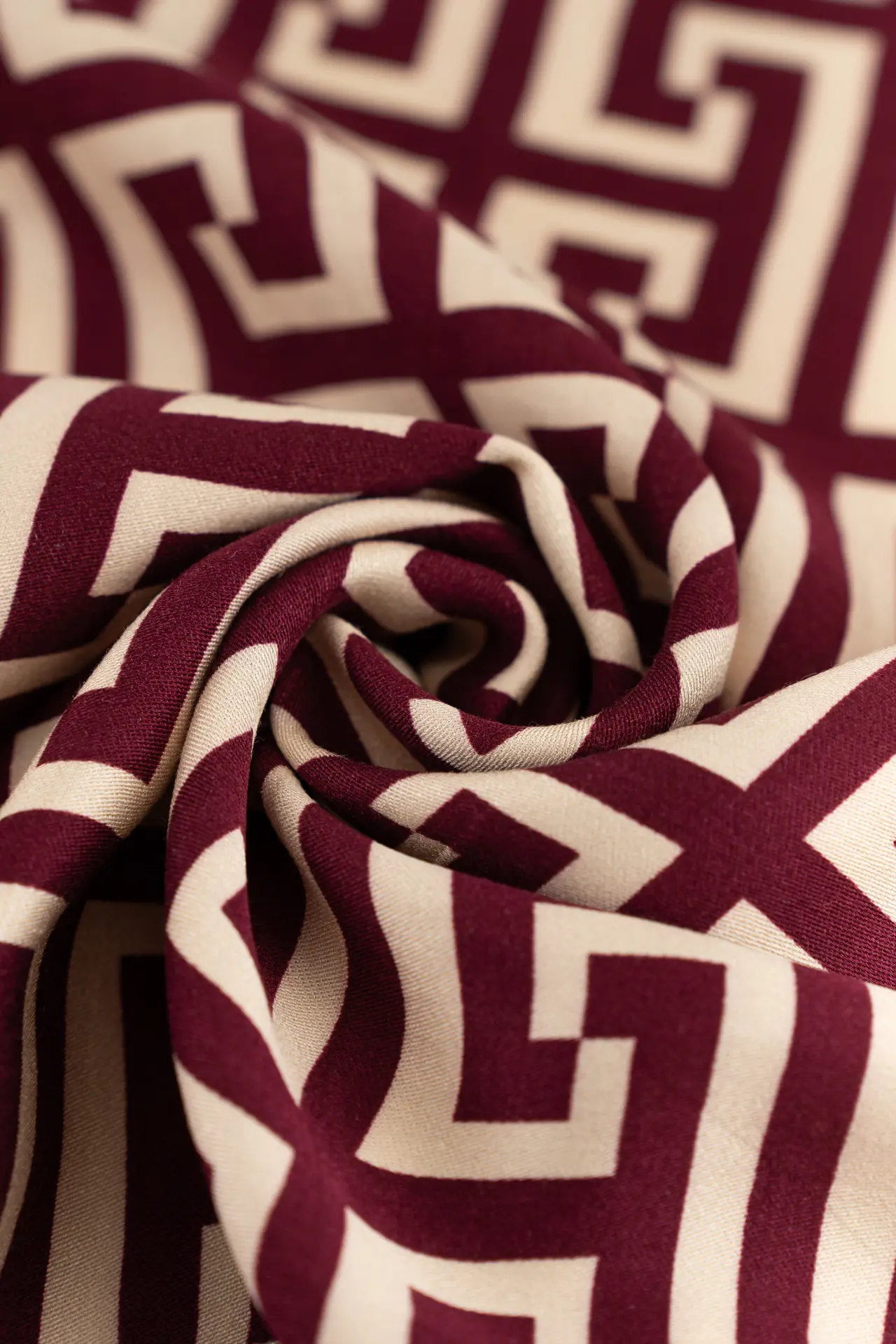 Viscosa beet red estampada - Image 4