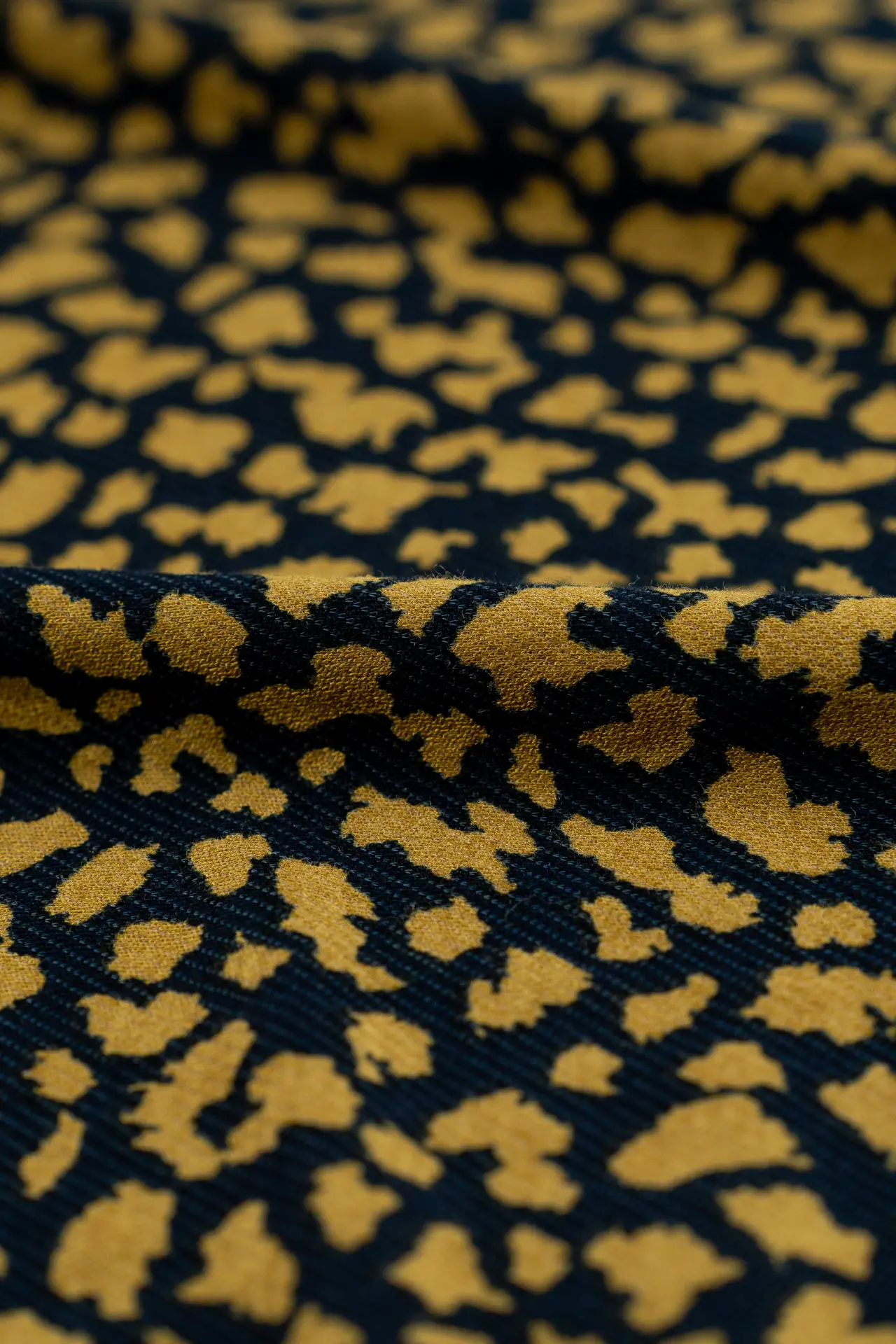 Viscosa leopardo mostaza - Image 2
