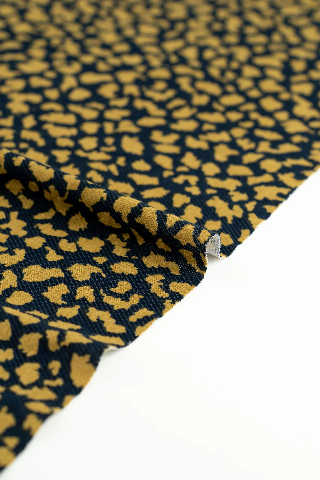 Viscosa leopardo mostaza - Image 4