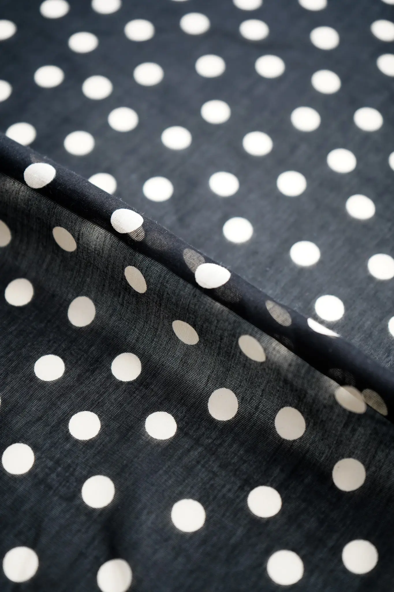Voile caviar lunar pequeño - Image 2